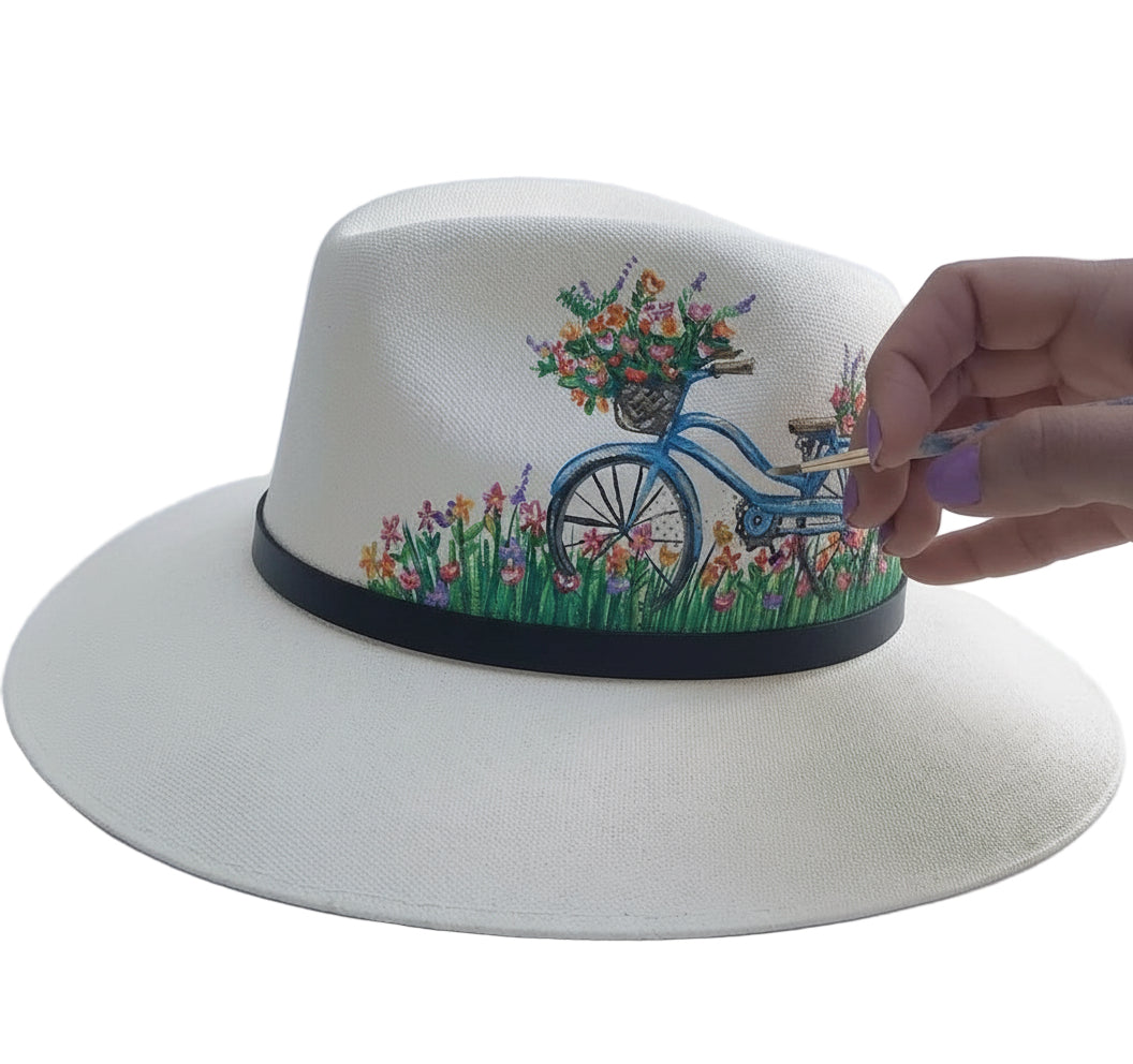 Sombrero de bicicleta/ color invory o perla pintado a mano